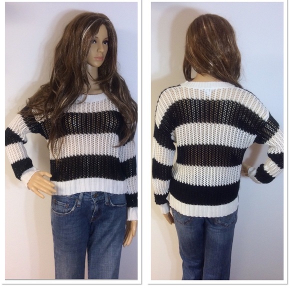 dELiA*s Sweaters - 🎉HP🎉DELIA*S OPEN KNIT HIGH/LOW SWEATER